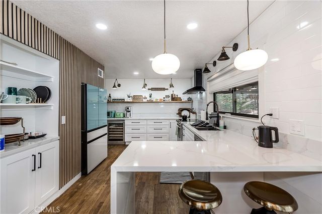 37751 Foxfield Road, Angelus Oaks, CA 92305