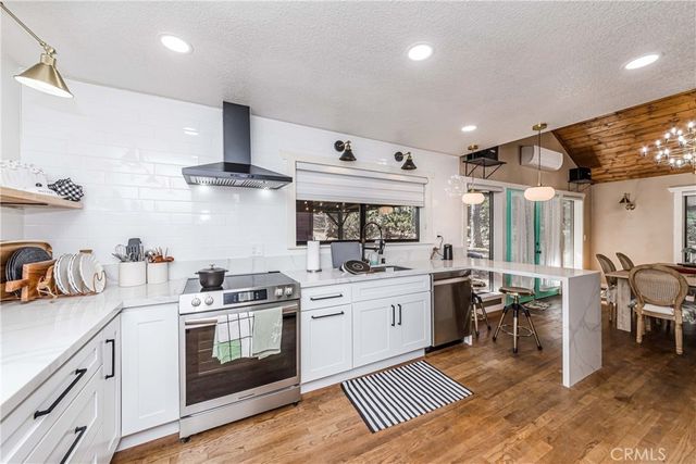 37751 Foxfield Road, Angelus Oaks, CA 92305