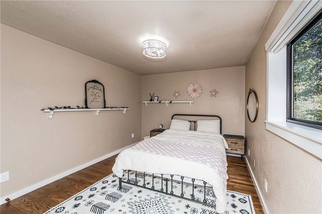 37751 Foxfield Road, Angelus Oaks, CA 92305