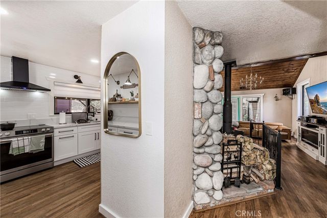 37751 Foxfield Road, Angelus Oaks, CA 92305