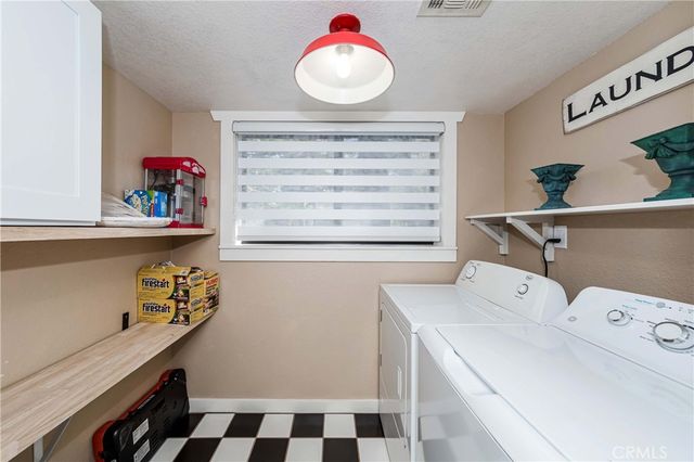 37751 Foxfield Road, Angelus Oaks, CA 92305