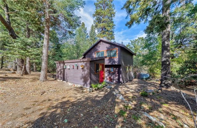 37751 Foxfield Road, Angelus Oaks, CA 92305