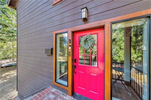 37751 Foxfield Road, Angelus Oaks, CA 92305
