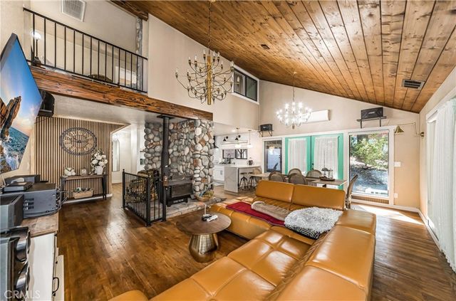 37751 Foxfield Road, Angelus Oaks, CA 92305