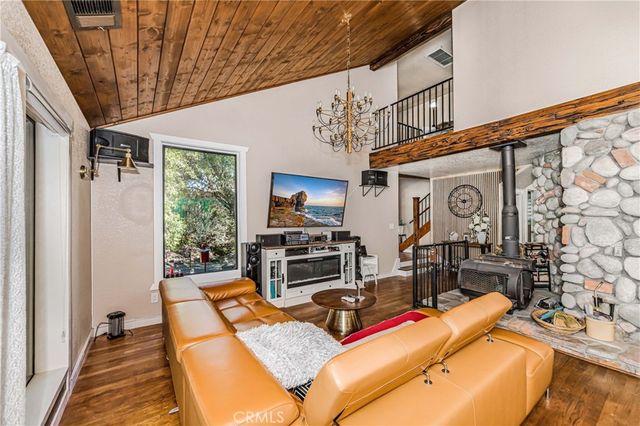 37751 Foxfield Road, Angelus Oaks, CA 92305