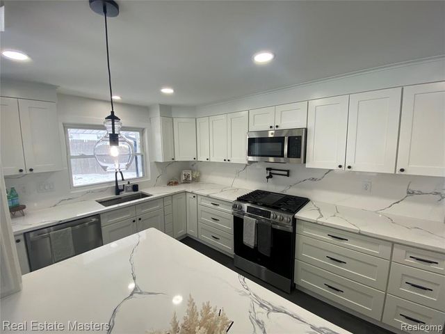 2915 Linda Court, Port Huron, MI 48060