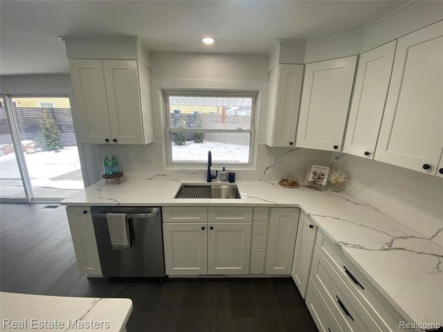 2915 Linda Court, Port Huron, MI 48060