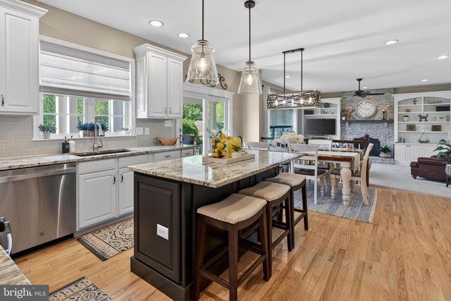 3 SAINT PAULS CT, Sewell, NJ 08080