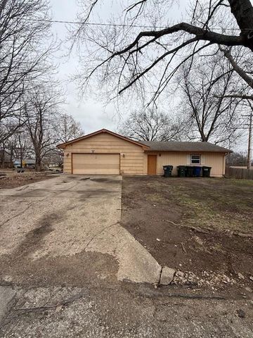 1715 W 25th Street, Lawrence, KS 66046