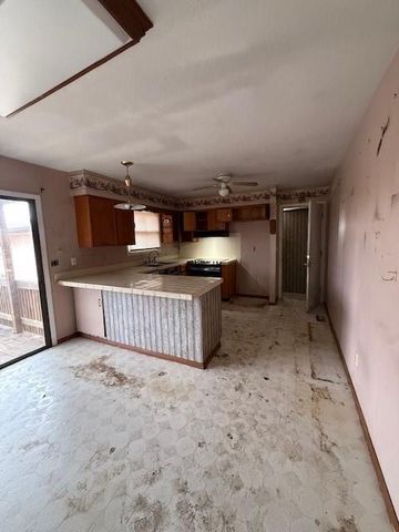 1715 W 25th Street, Lawrence, KS 66046