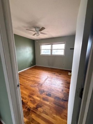 1715 W 25th Street, Lawrence, KS 66046