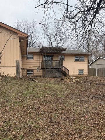 1715 W 25th Street, Lawrence, KS 66046