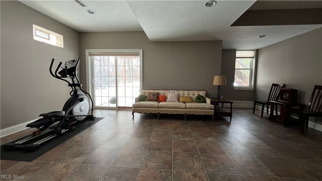26727 Rue Saint Anne Court, Warrensville Heights, OH 44128