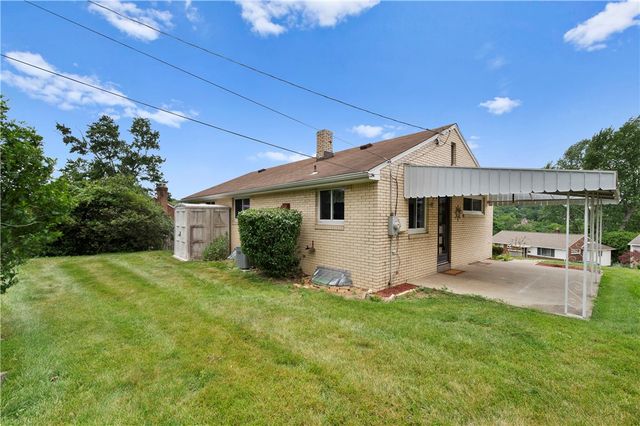319 Saratoga Dr, Pleasant Hills, PA 15236