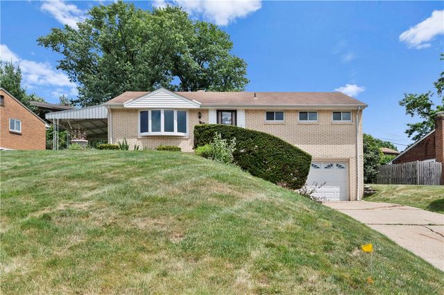 319 Saratoga Dr, Pleasant Hills, PA 15236