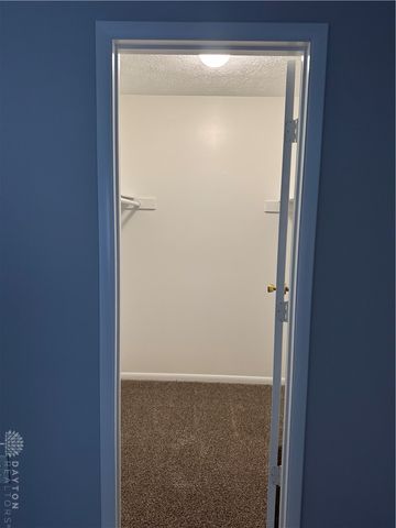 22 Oakwood Court, Springdale, OH 45246