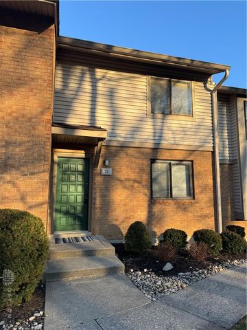 22 Oakwood Court, Springdale, OH 45246