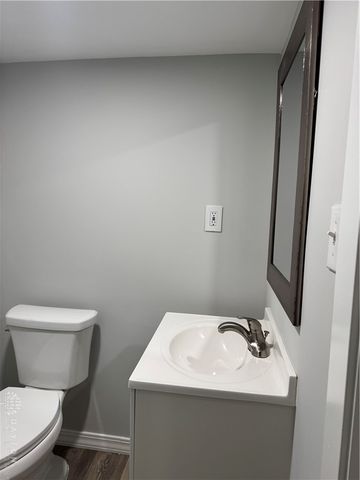 22 Oakwood Court, Springdale, OH 45246