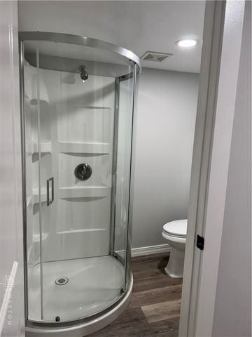 22 Oakwood Court, Springdale, OH 45246