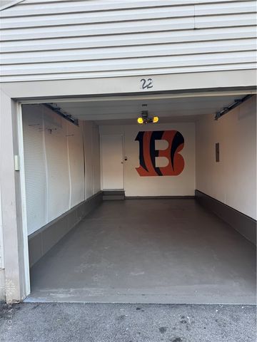 22 Oakwood Court, Springdale, OH 45246