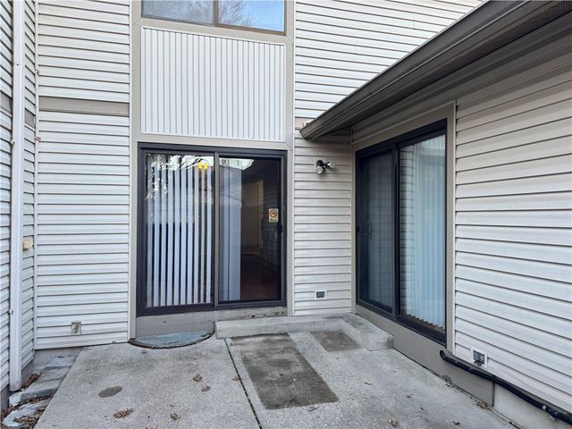 22 Oakwood Court, Springdale, OH 45246