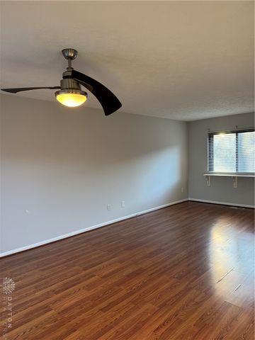 22 Oakwood Court, Springdale, OH 45246