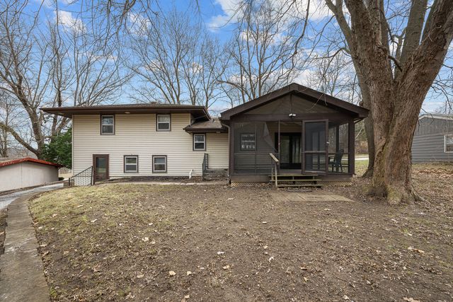 2412 W 3rd Street, Coal Valley, IL 61240