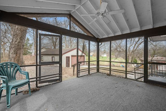 2412 W 3rd Street, Coal Valley, IL 61240