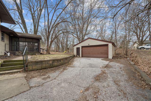 2412 W 3rd Street, Coal Valley, IL 61240