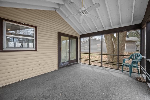 2412 W 3rd Street, Coal Valley, IL 61240