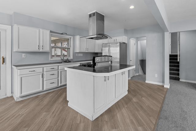 2412 W 3rd Street, Coal Valley, IL 61240