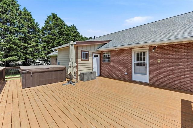 5573 Clarks Bridge Road, Clermont, GA 30527