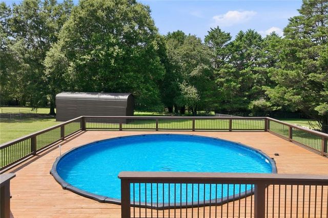5573 Clarks Bridge Road, Clermont, GA 30527