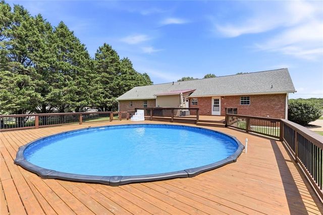 5573 Clarks Bridge Road, Clermont, GA 30527