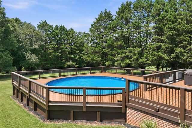 5573 Clarks Bridge Road, Clermont, GA 30527