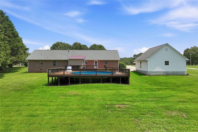 5573 Clarks Bridge Road, Clermont, GA 30527