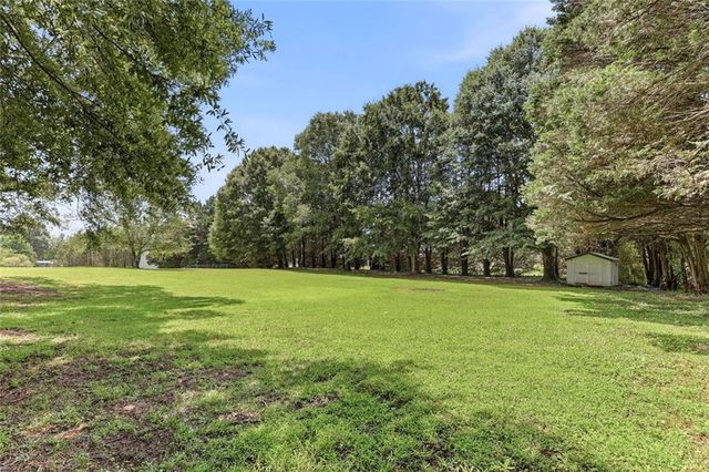 5573 Clarks Bridge Road, Clermont, GA 30527