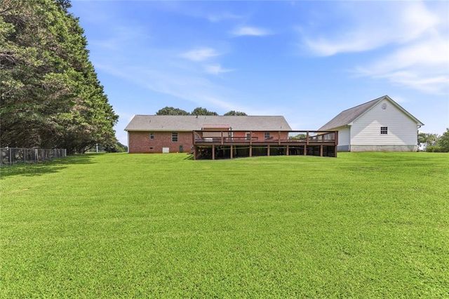 5573 Clarks Bridge Road, Clermont, GA 30527