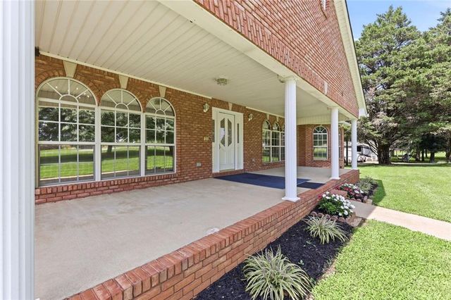 5573 Clarks Bridge Road, Clermont, GA 30527