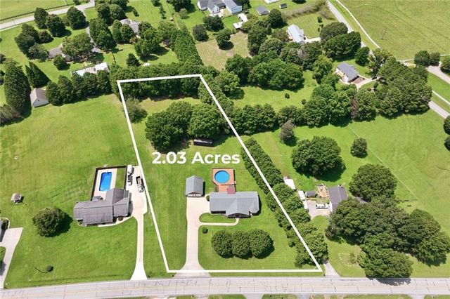 5573 Clarks Bridge Road, Clermont, GA 30527