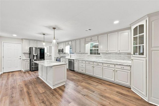 5573 Clarks Bridge Road, Clermont, GA 30527