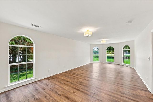 5573 Clarks Bridge Road, Clermont, GA 30527