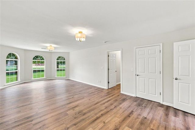 5573 Clarks Bridge Road, Clermont, GA 30527