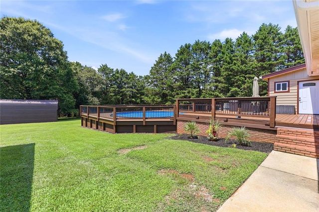 5573 Clarks Bridge Road, Clermont, GA 30527