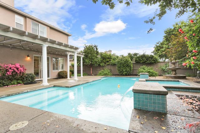 4836 Village Green Dr, El Dorado Hills, CA 95762