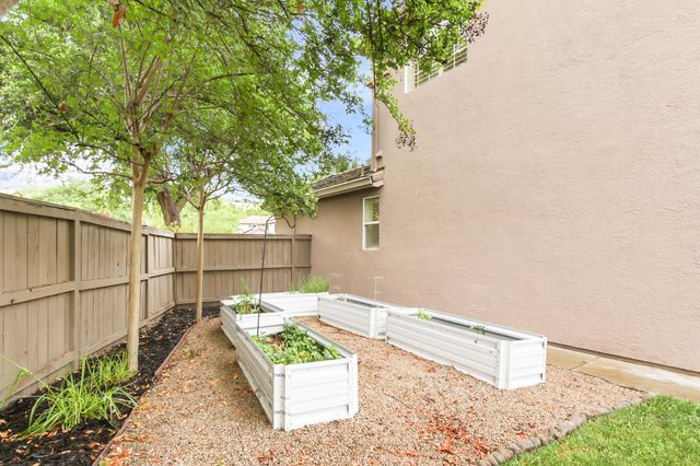 4836 Village Green Dr, El Dorado Hills, CA 95762