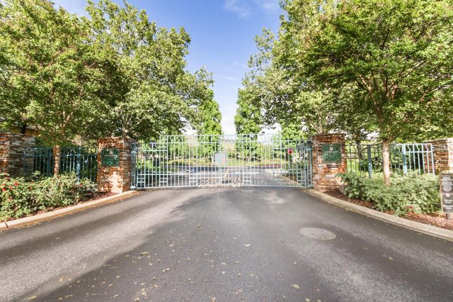 4836 Village Green Dr, El Dorado Hills, CA 95762