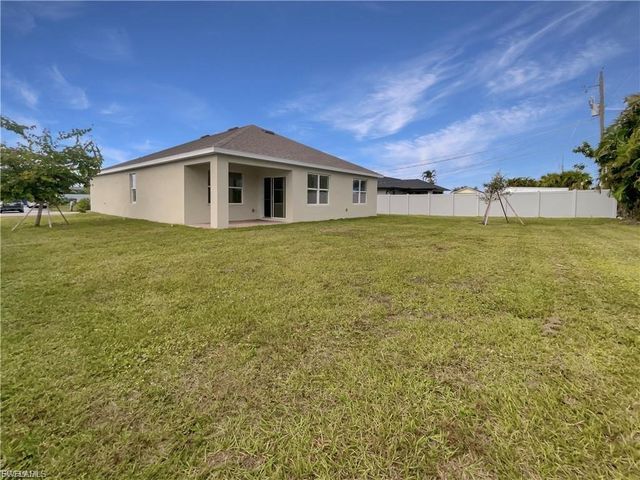 131 NE 23rd PL, Cape Coral, FL 33909