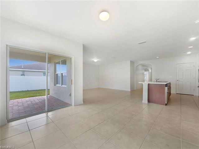 131 NE 23rd PL, Cape Coral, FL 33909