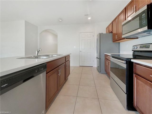 131 NE 23rd PL, Cape Coral, FL 33909